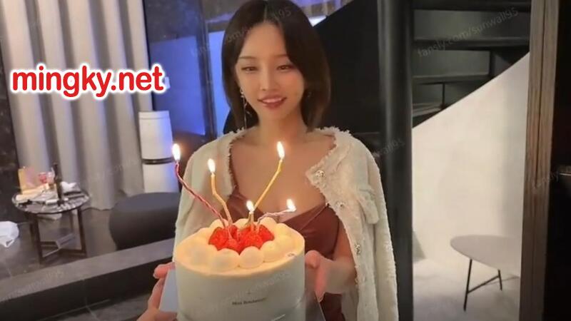 한국야동-요즘 점점 선넘어가는 선월이의 생일파티 섹스~