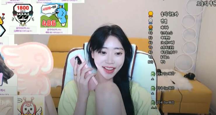 BJ야동-방종유출!!! 친구년 자지큰놈이랑 떡친 이야기에 침흘리는 BJ 수빈이